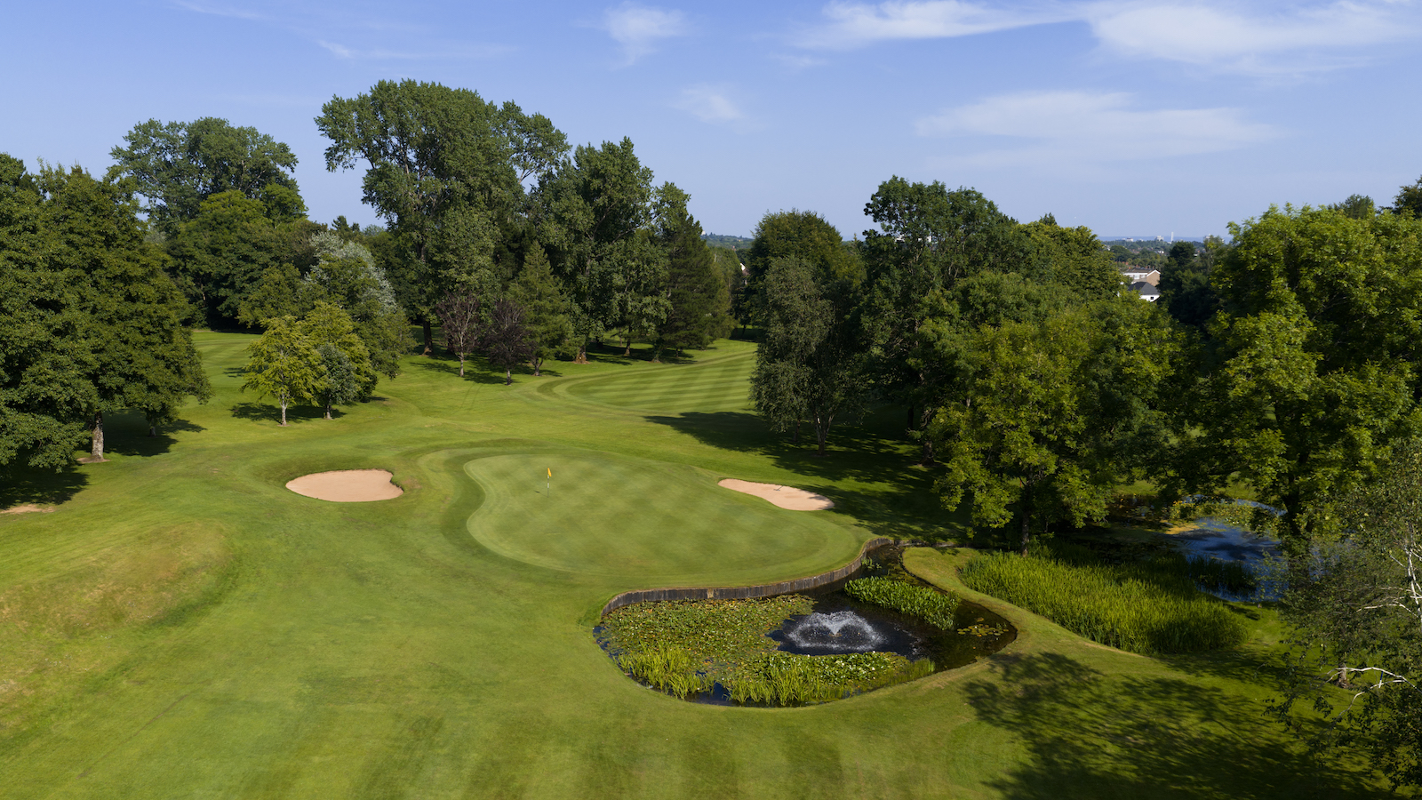 The par-3 1st hole at Whitchurch Golf Club