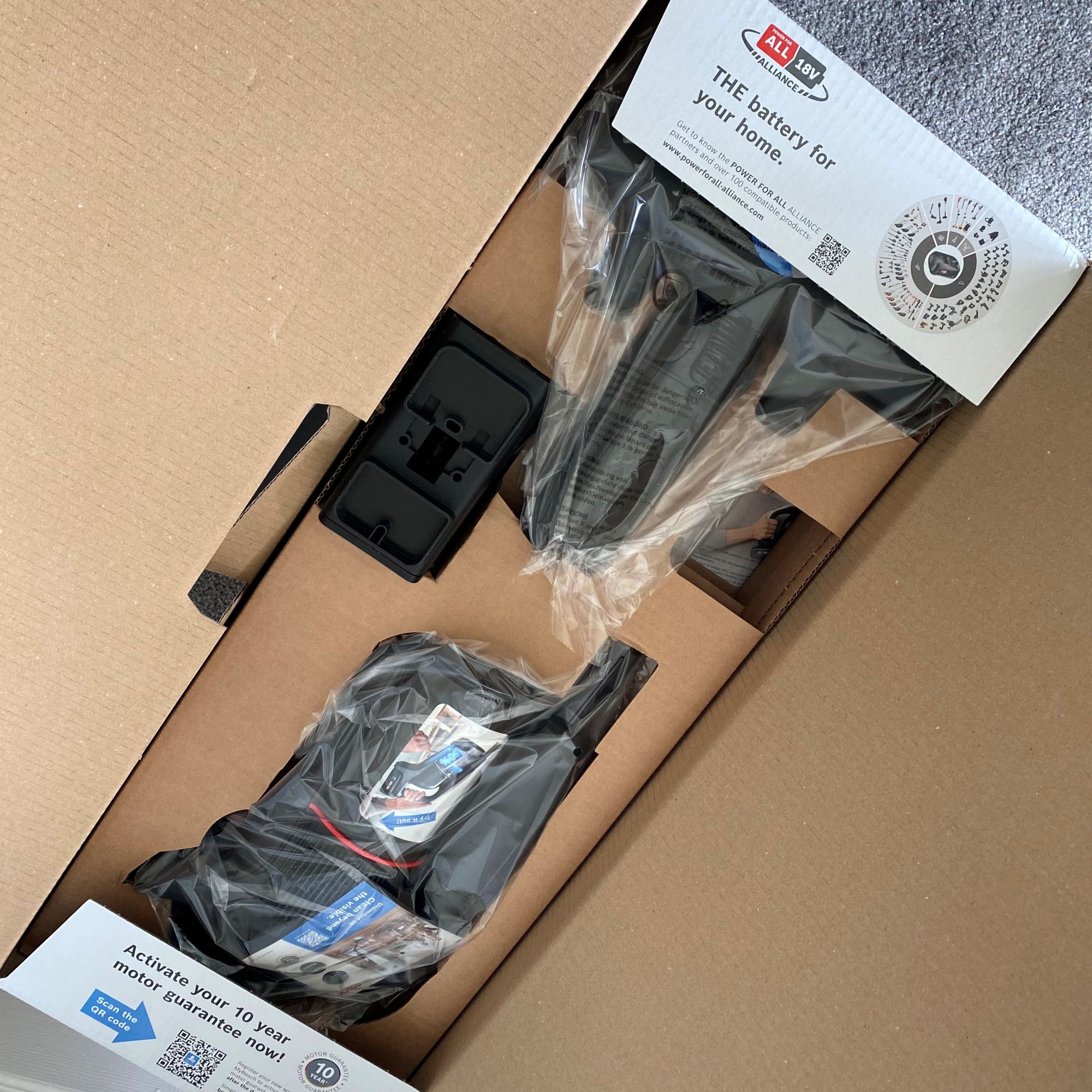 Unboxing Bosch Unlimited 10 ProPower Cordless Vacuum