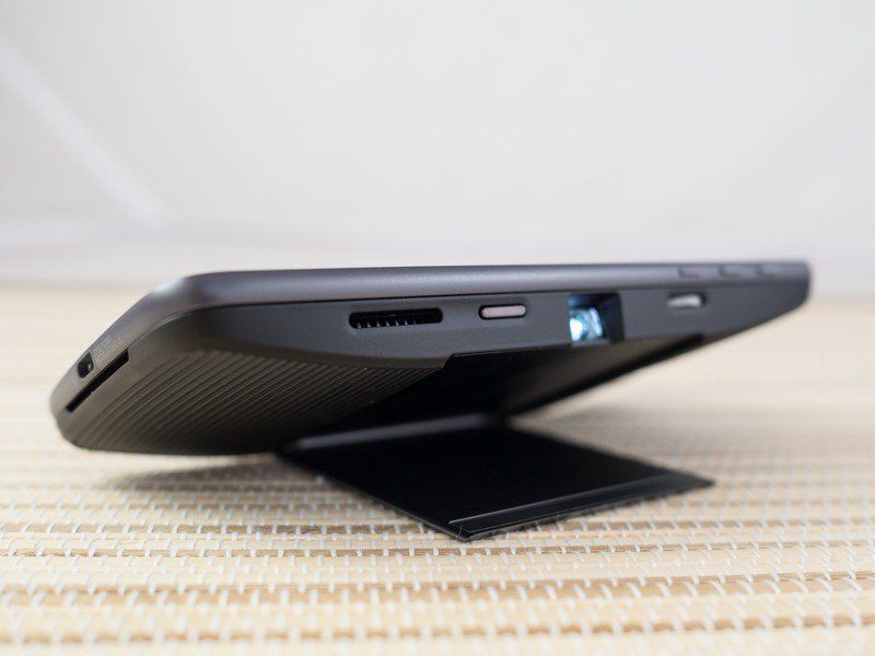 Moto Insta-Share Projector