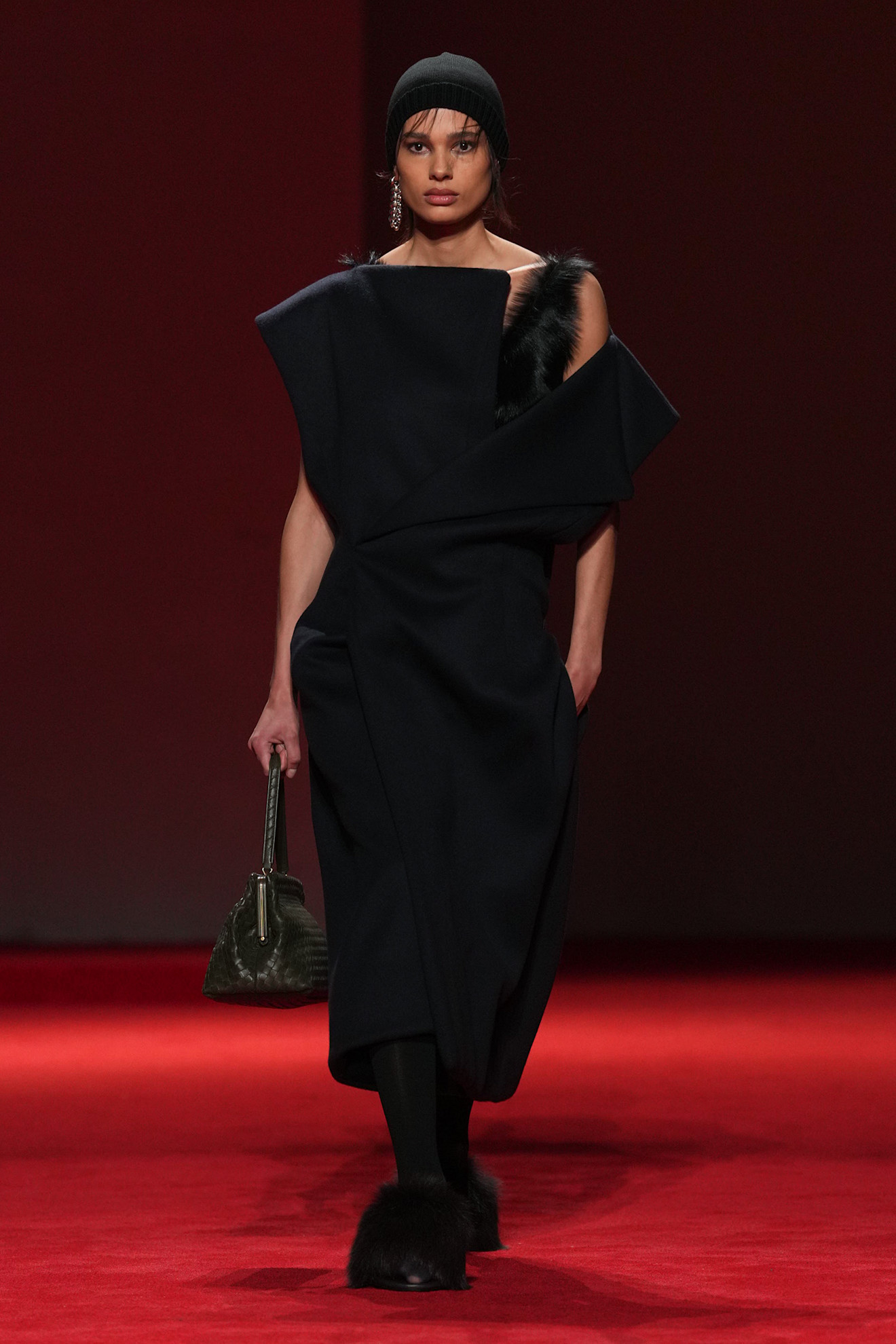 models on the Bottega Veneta Fall 2026 fashion show runway