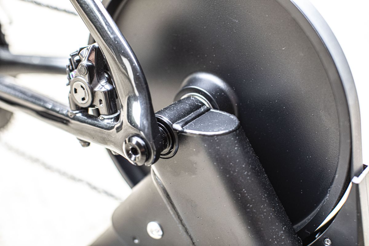 Wahoo Kickr Core 2 smart trainer rear dropout detail