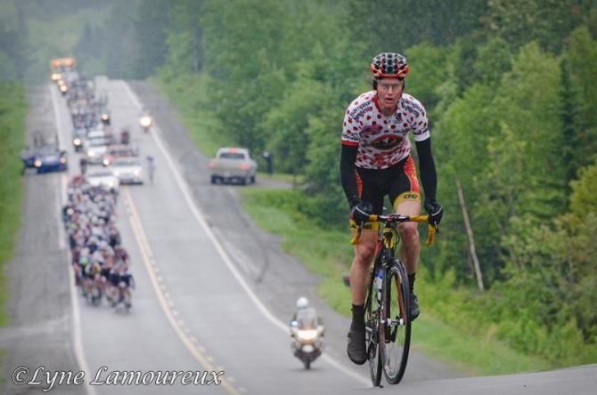 Jim Stemper (5-Hr Energy) jumps from the field to get remaining KOM points