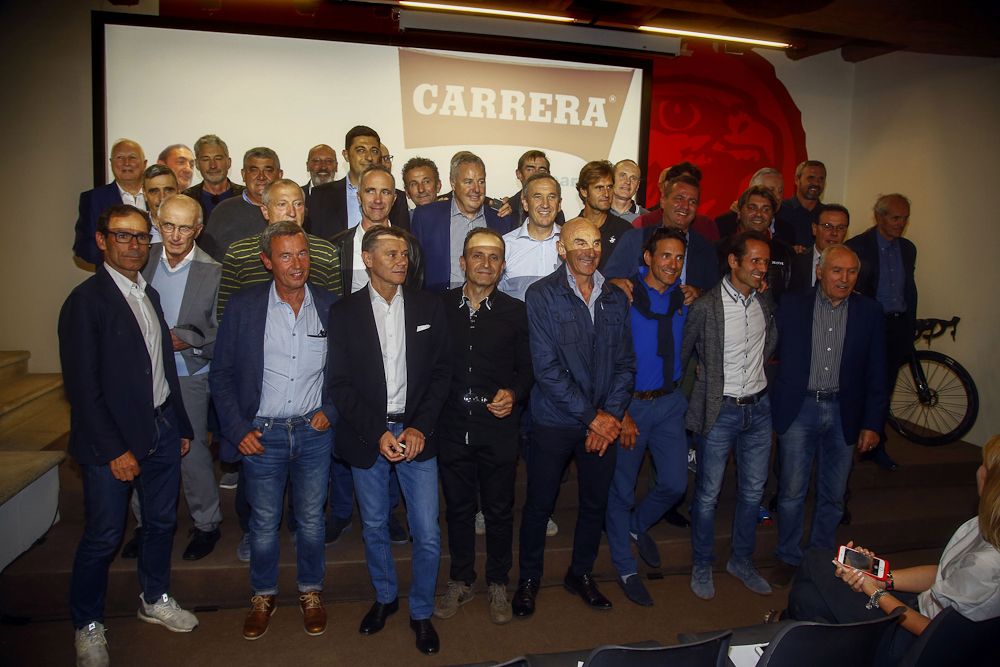 Names from Carrera's past include Tacchella, Stephen Roche, Davide Boifava, Claudio Chiappucci, Bontempi, Perini, Martinelli