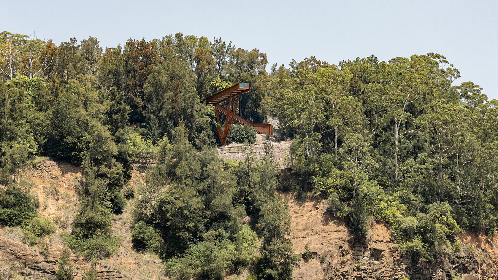 A quarry-turned-lookout an hour south of Sydney, figure 1