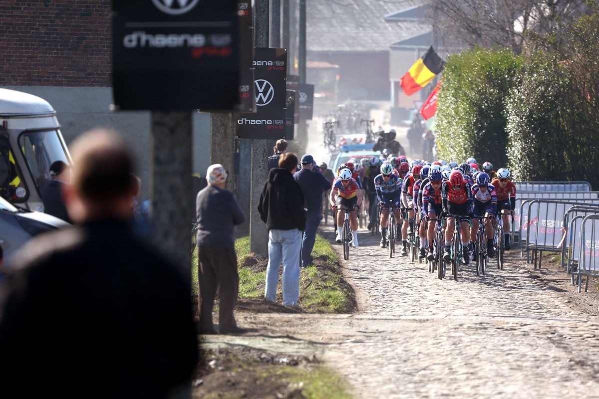 A general view of the peloton at Le Samyn des Dames 2025