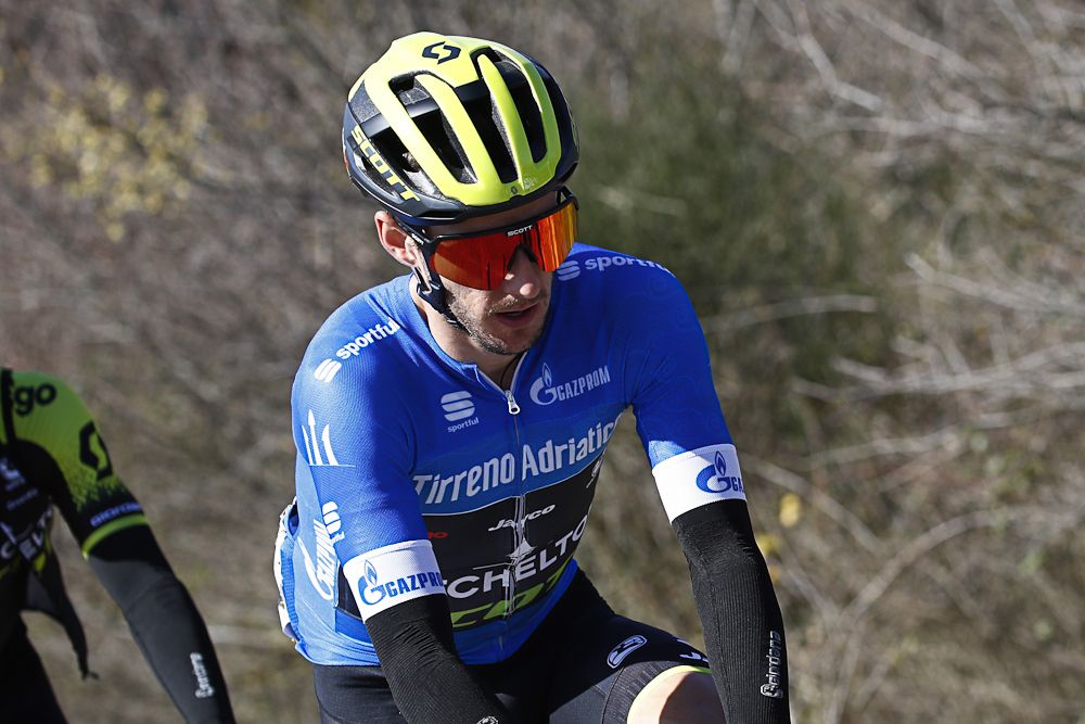 Adam Yates in the Tirreno-Adriatico leader's jersey