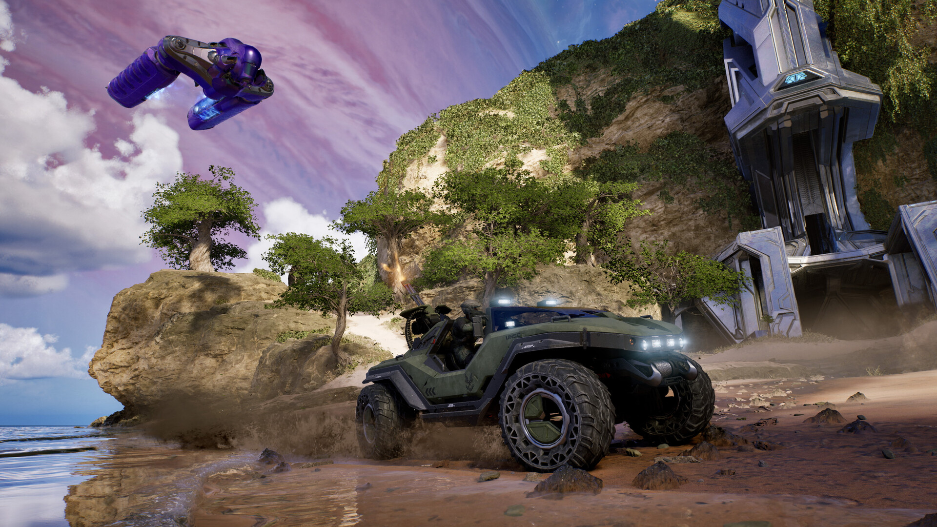 Halo Campaign Evolved: Master Chief driving a warthog on a beach, with a Covenant ship chasing above.