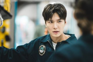 Lee Min-ho, wearing a uniform as he stands in a space station, in 'Where the Stars Gossip.'