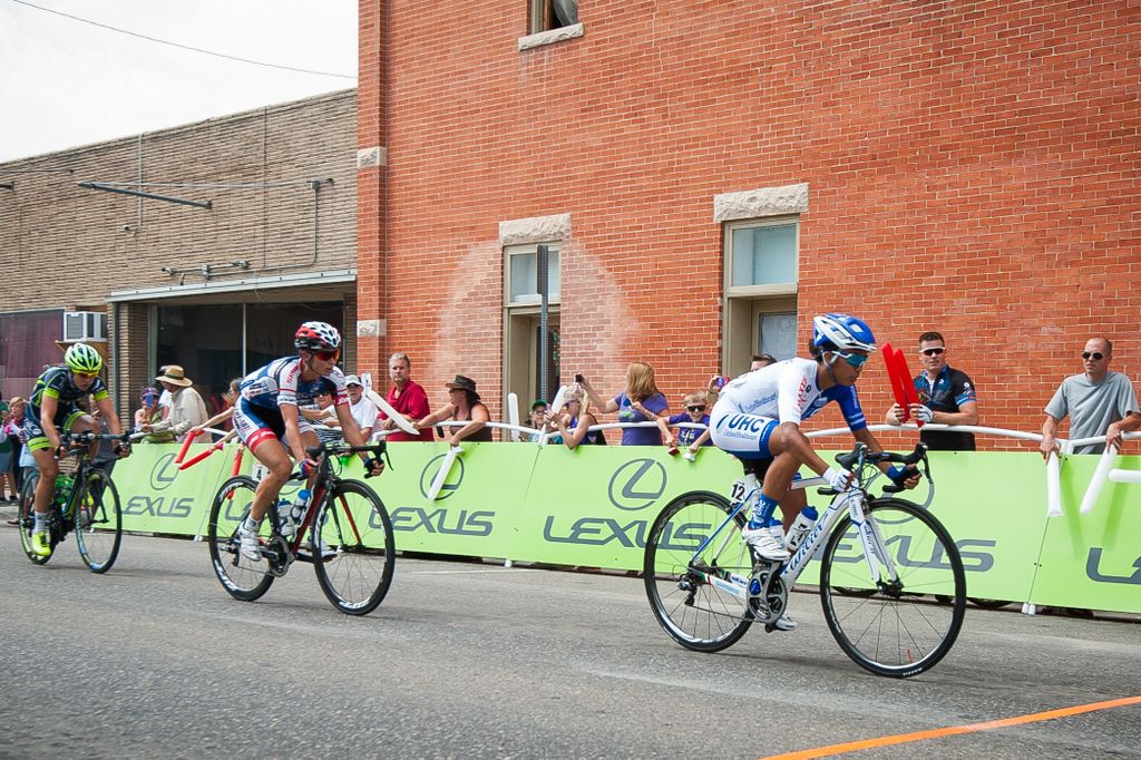 Coryn Rivera (UnitedHealthcare) wins the intermediate sprint