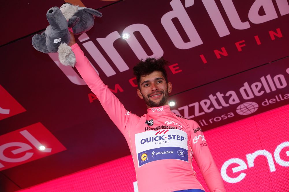 Fernando Gaviria (Quick-Step Floors) moves into the maglia rosa