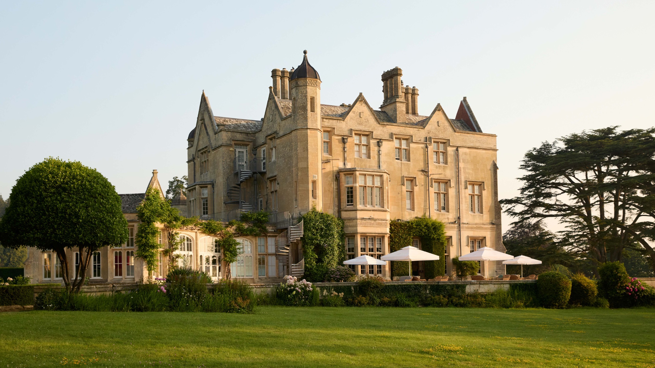 Dumbleton Hall