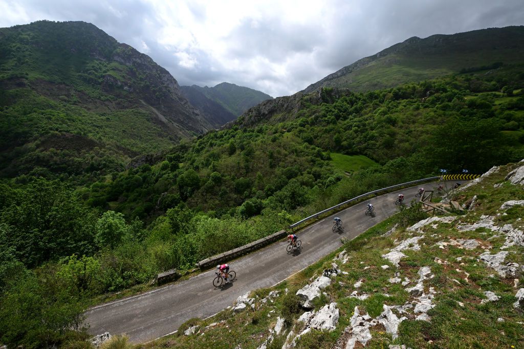 LAGOS DE COVADONGA SPAIN MAY 07 A general view of Demi Vollering of The Netherlands and Team SD Worx Pink UCI Womens WorldTour Leader Jersey compete in the breakaway climbing to the Collado Moandi 658m during the 9th La Vuelta Femenina 2023 Stage 7 a 937km stage from Pola de Siero to Lagos de Covadonga 1079m UCIWWT on May 07 2023 in Lagos de Covadonga Spain Photo by Dario BelingheriGetty Images