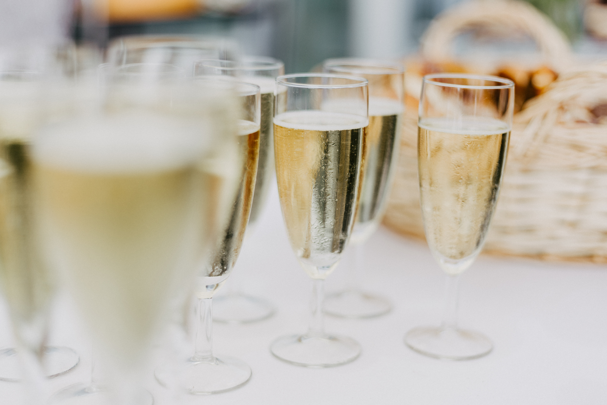 Wedding diet: Filled champagne glasses at a party