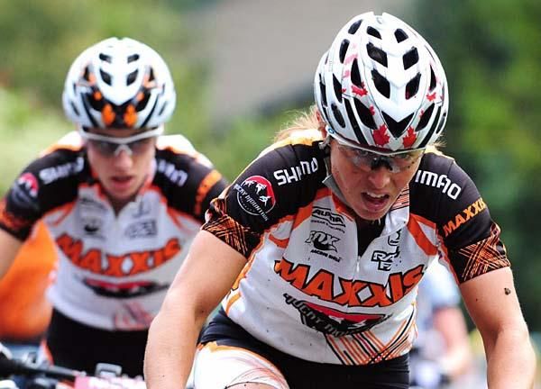 Marie-Helene Premont and Lea Davison (both Maxxis-Rocky Mountain)