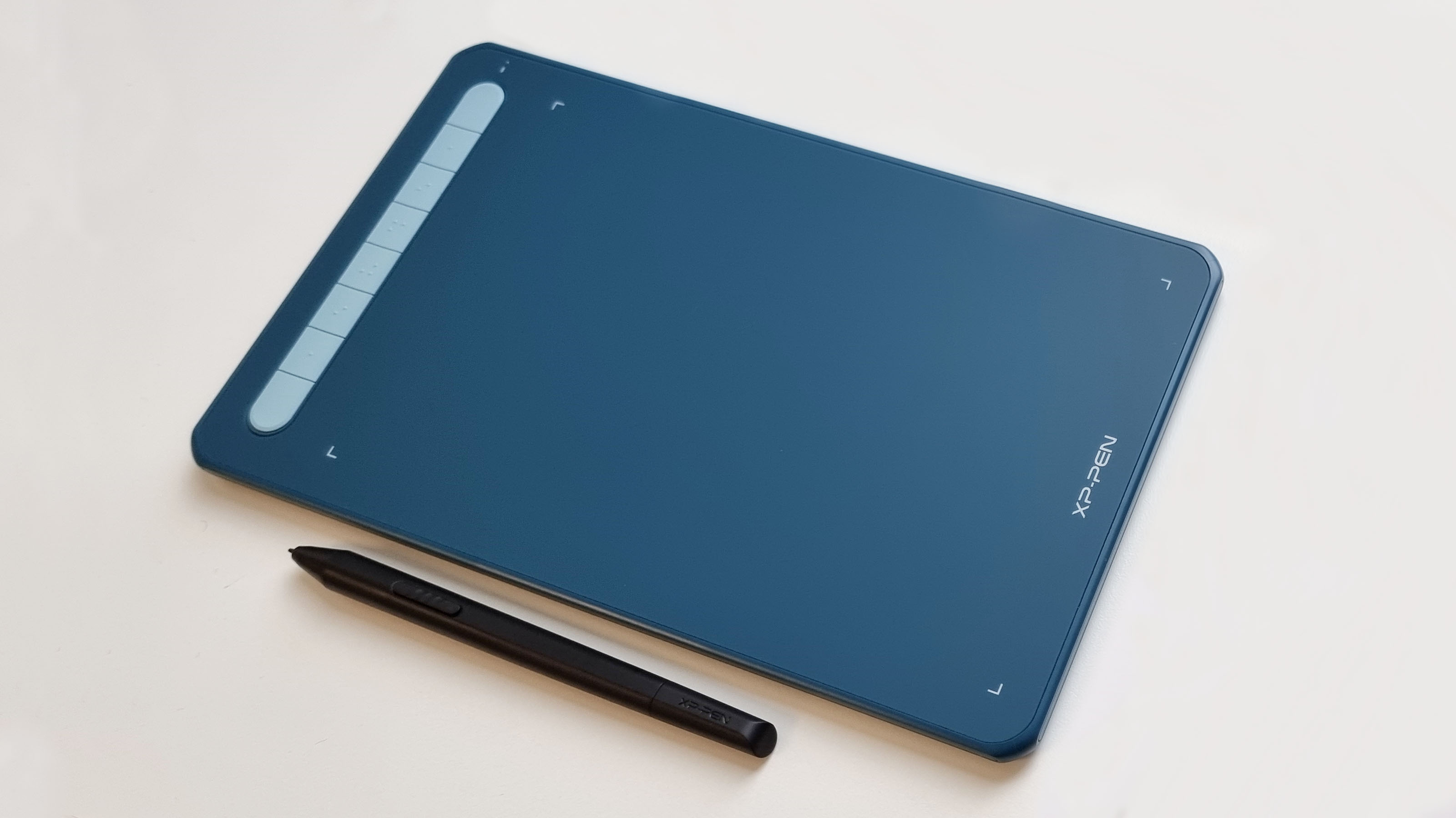 A shot of the blue XP-Pen DECO MW tablet