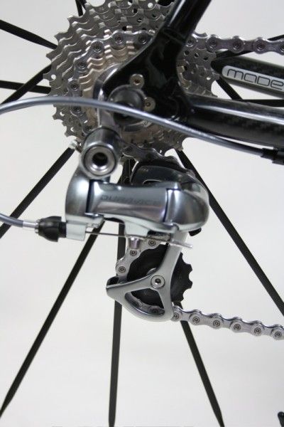 The 7800 rear derailleur works as crisply as it always has