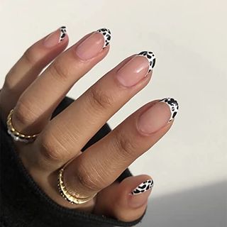 Babalal Round Press on Nails Short Fake Nails Cow Print French Tip Glue on Nails 24pcs Oval Acrylic Nails for Women and Girls
