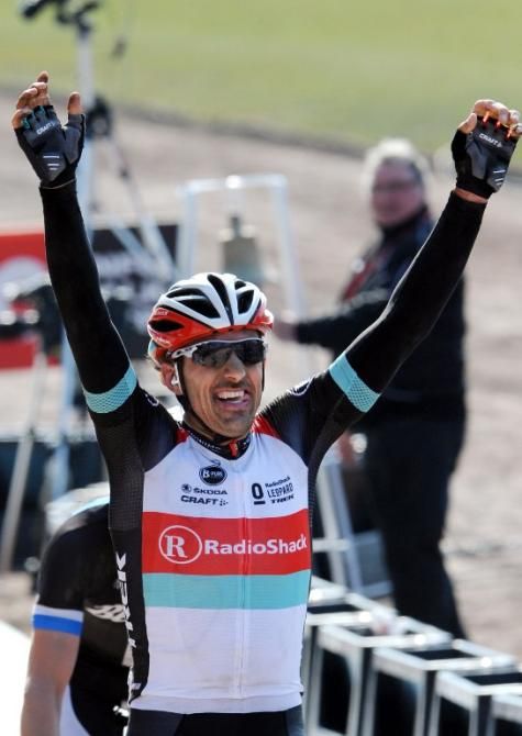 Fabian Cancellara (RadioShack-Leopard) triumphs on the Roubaix velodrome