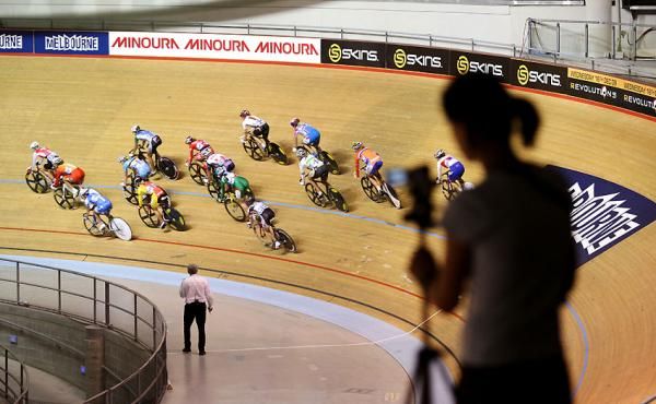 The women's points race as viewed from above.