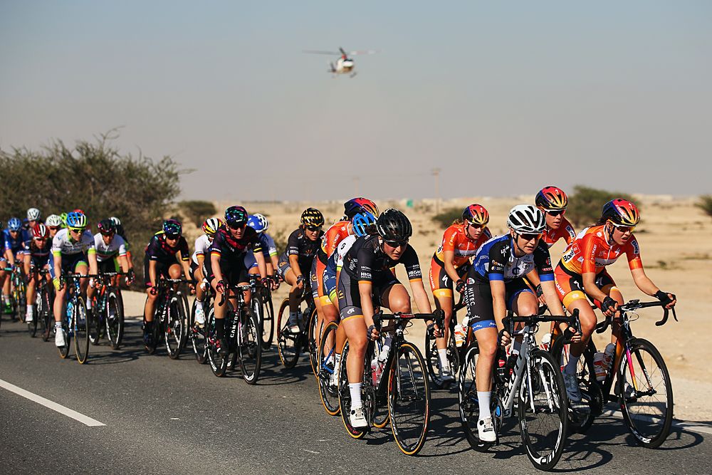 The peloton during Ladies Tour of Qatar stage 1