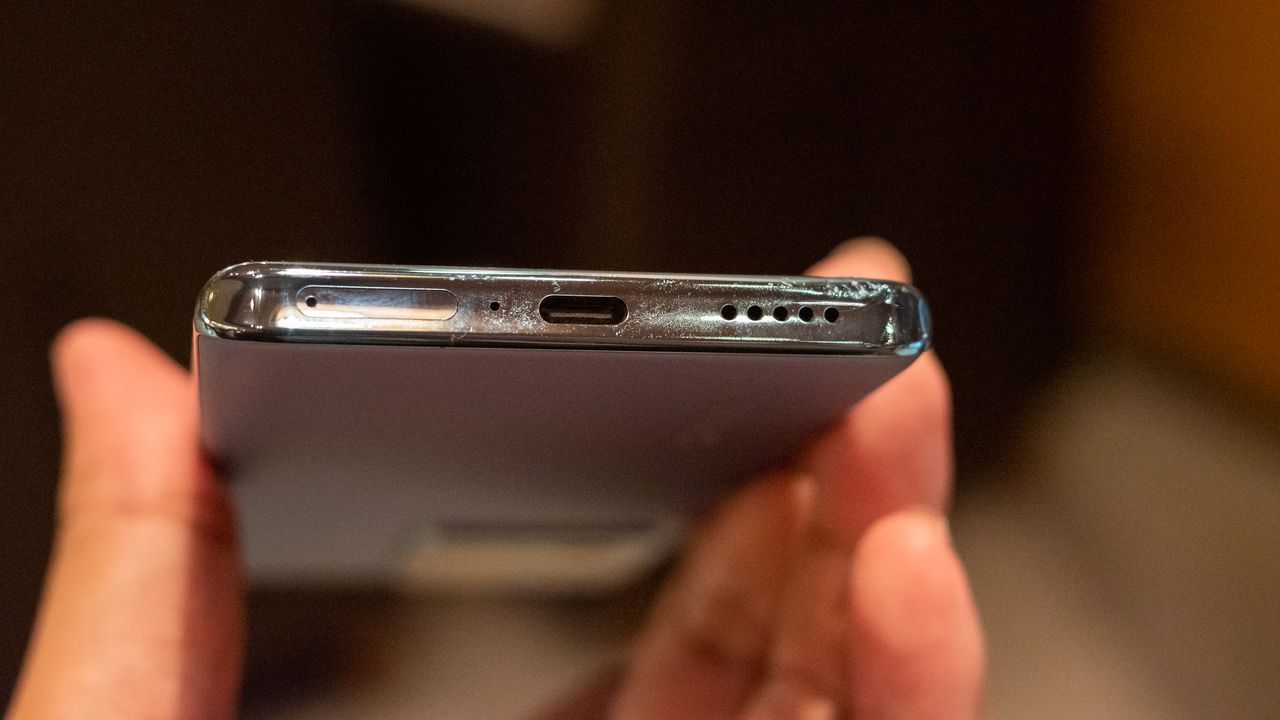 Vivo V25 Pro charging port