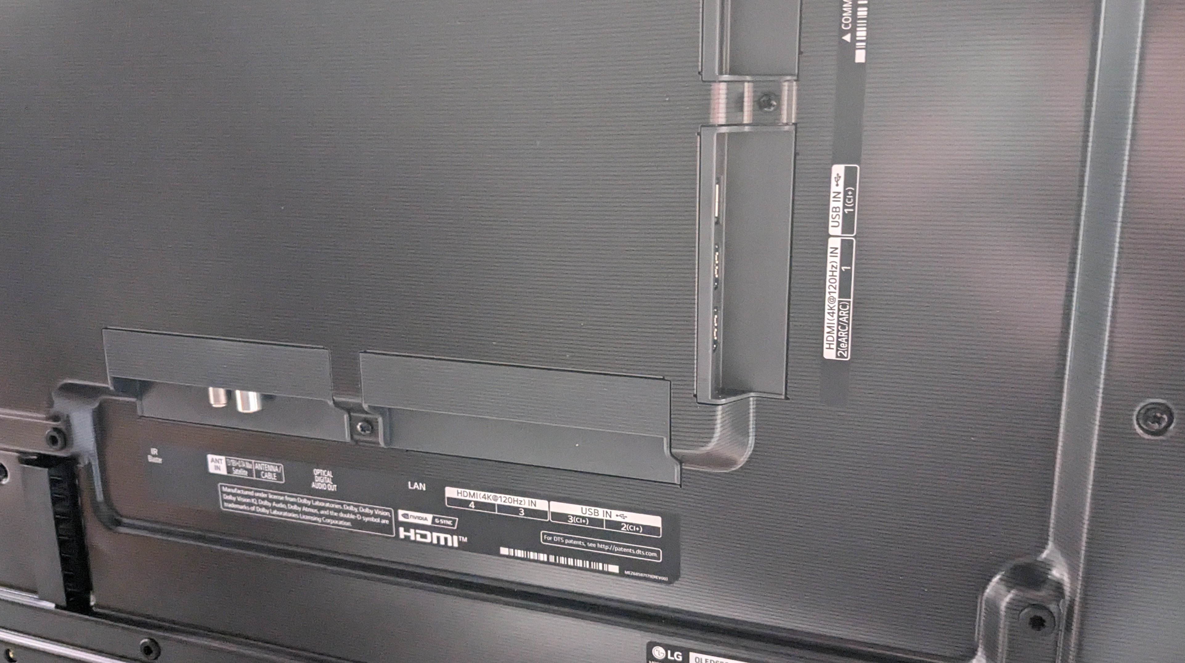 Rear of LG G3 showing connections and ports