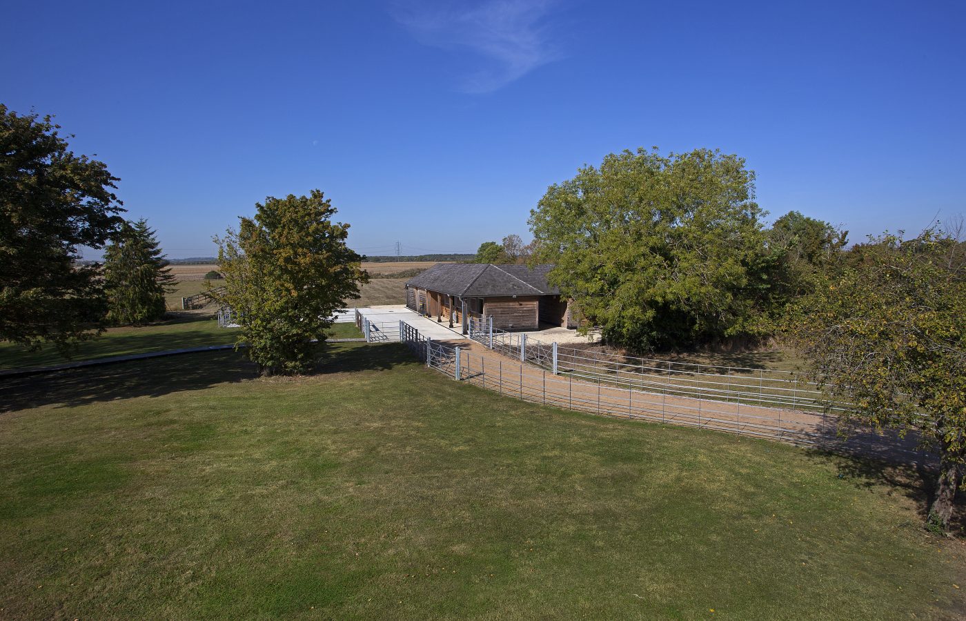 Willow-Farmhouse-Oakhall-Court-Worminghall-16-e1570611861238.jpg