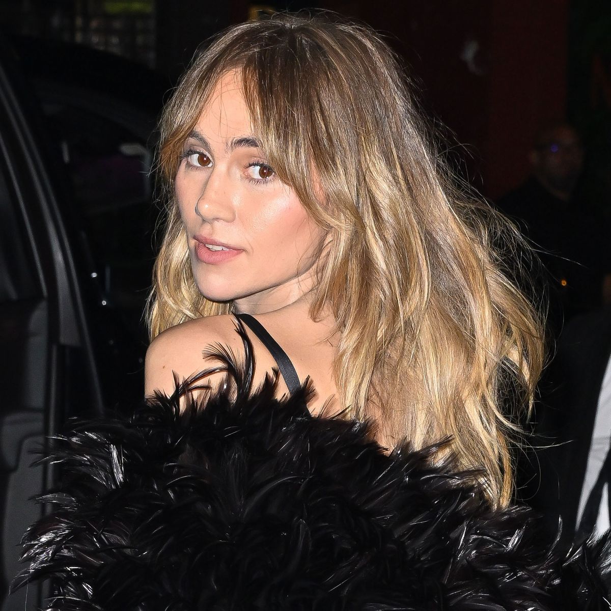 Which Shoes Should You Wear With Flared Jeans? Suki Waterhouse Knows