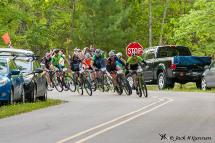 The front group come around a corner
