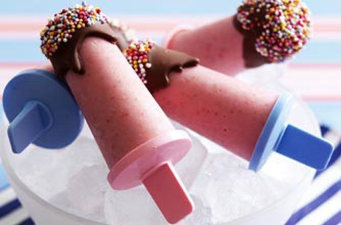 Strawberry milk lollies