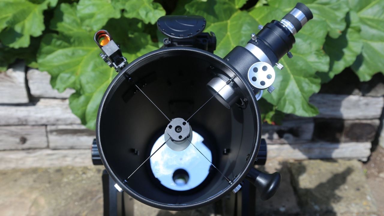 Close up of Celestron StarSense Explorer 8" Dobsonian telescope