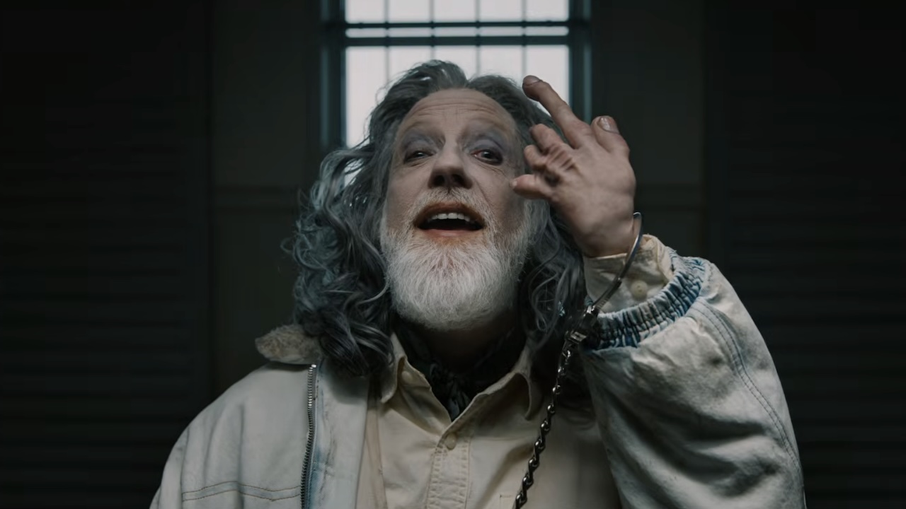 クリス・エリオット、怖い映画 6 でロングレッグスになりすます