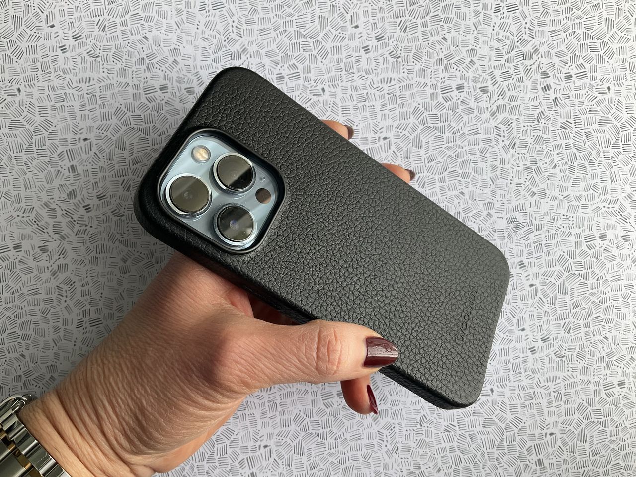 Woolnut Leather Case For Iphone With Magsafe Lifestyle Black In Hand