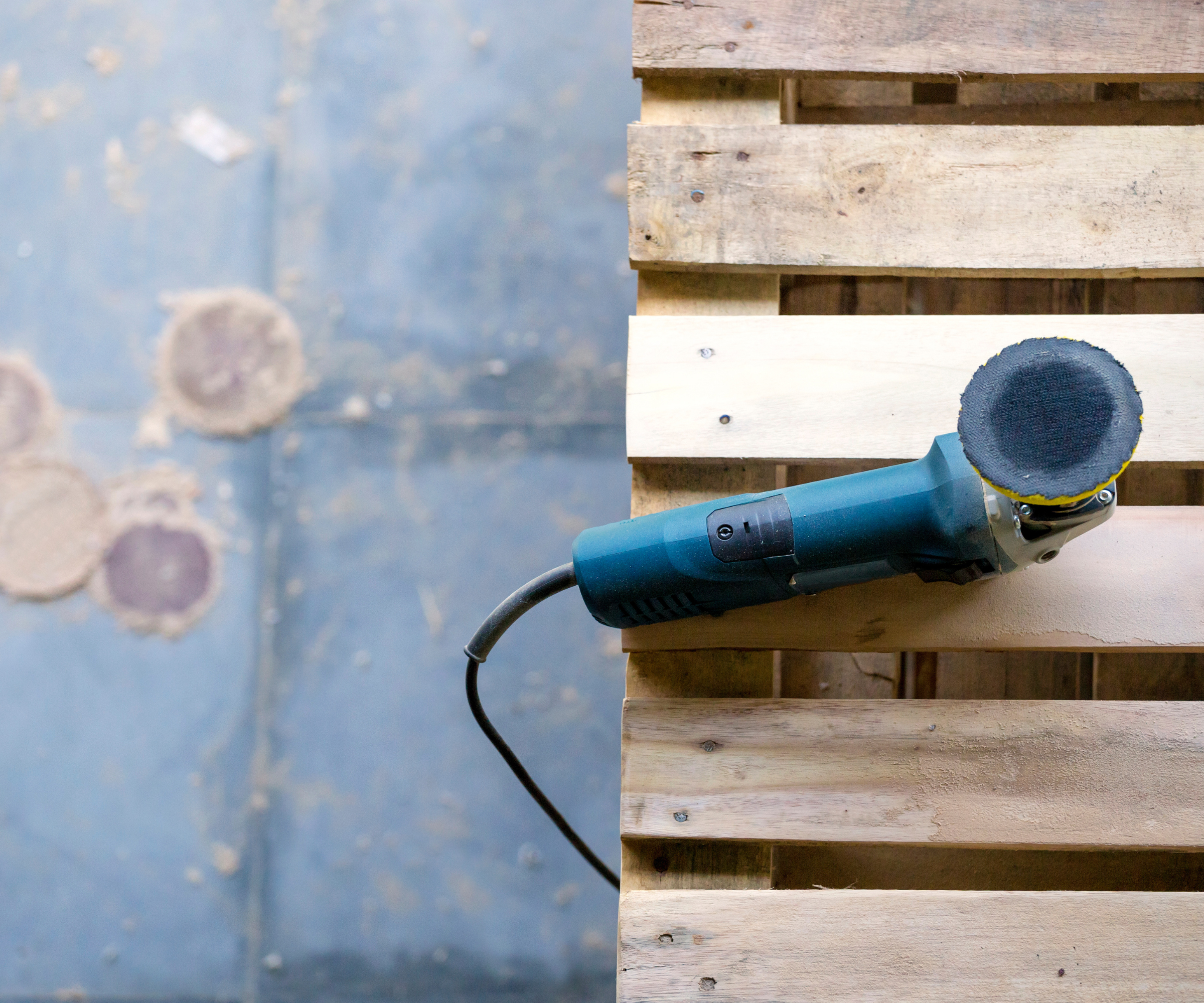 Random orbital sander on pallet -