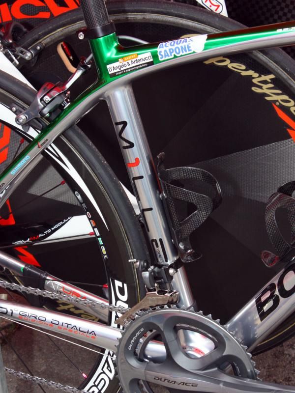 Main team sponsors are listed right up top on Stefano Garzelli's Bottechia.