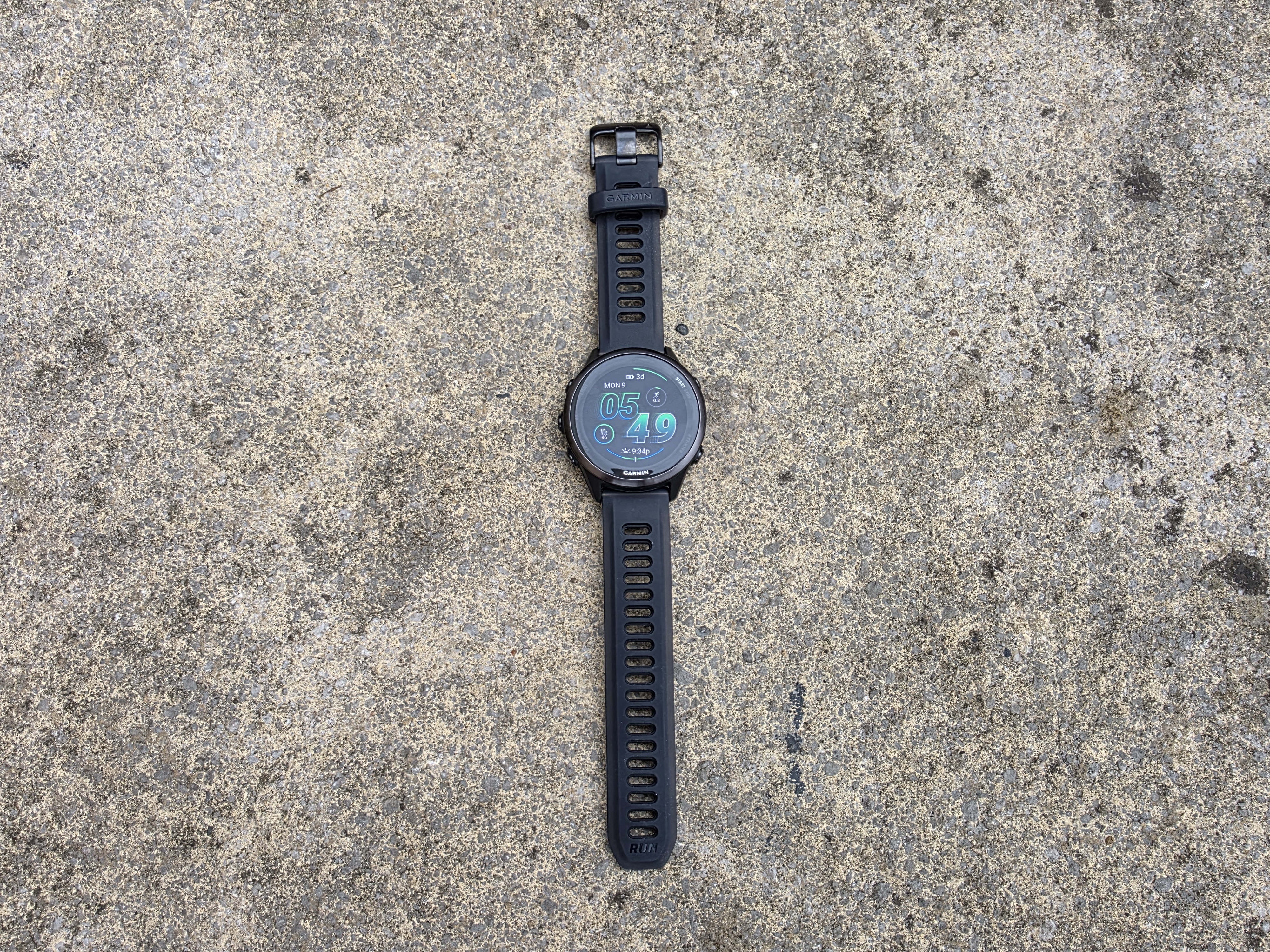 Garmin Forerunner 570 face and strap