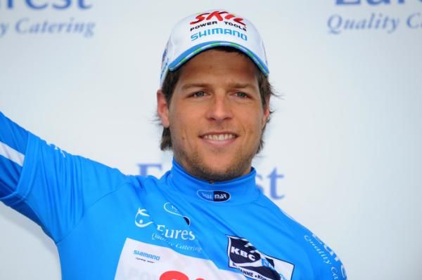 Bert De Backer (Skil - Shimano) also leads the sprint classification.