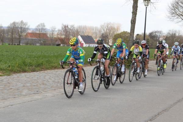 Emma Pooley (AA Drink) made some huge accelerations, but couldn't get away