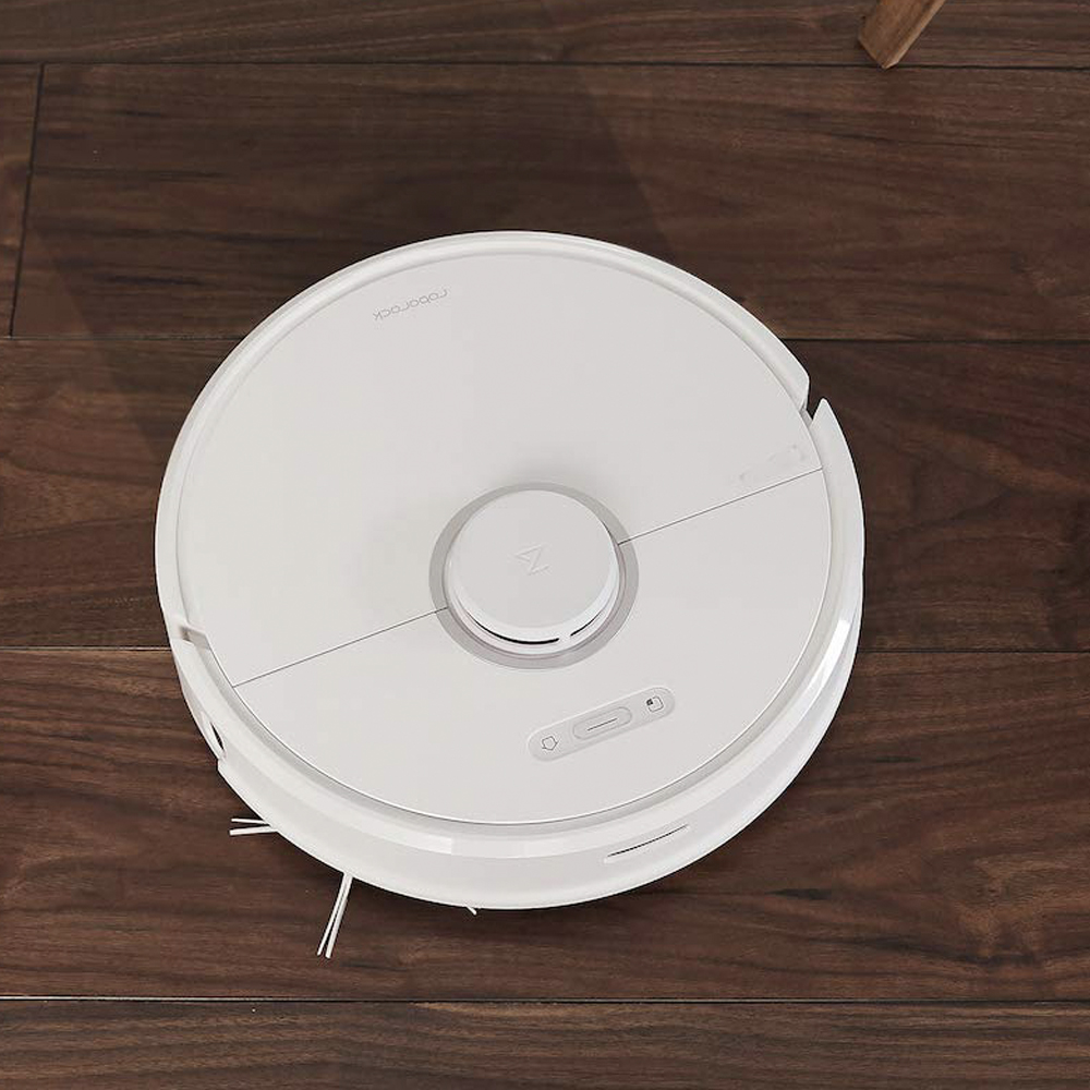 Save yourself some time and 130 with the Roborock S6 robot vacuum