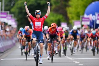 Charlotte Kool wins stage 2 at Baloise Ladies Tour