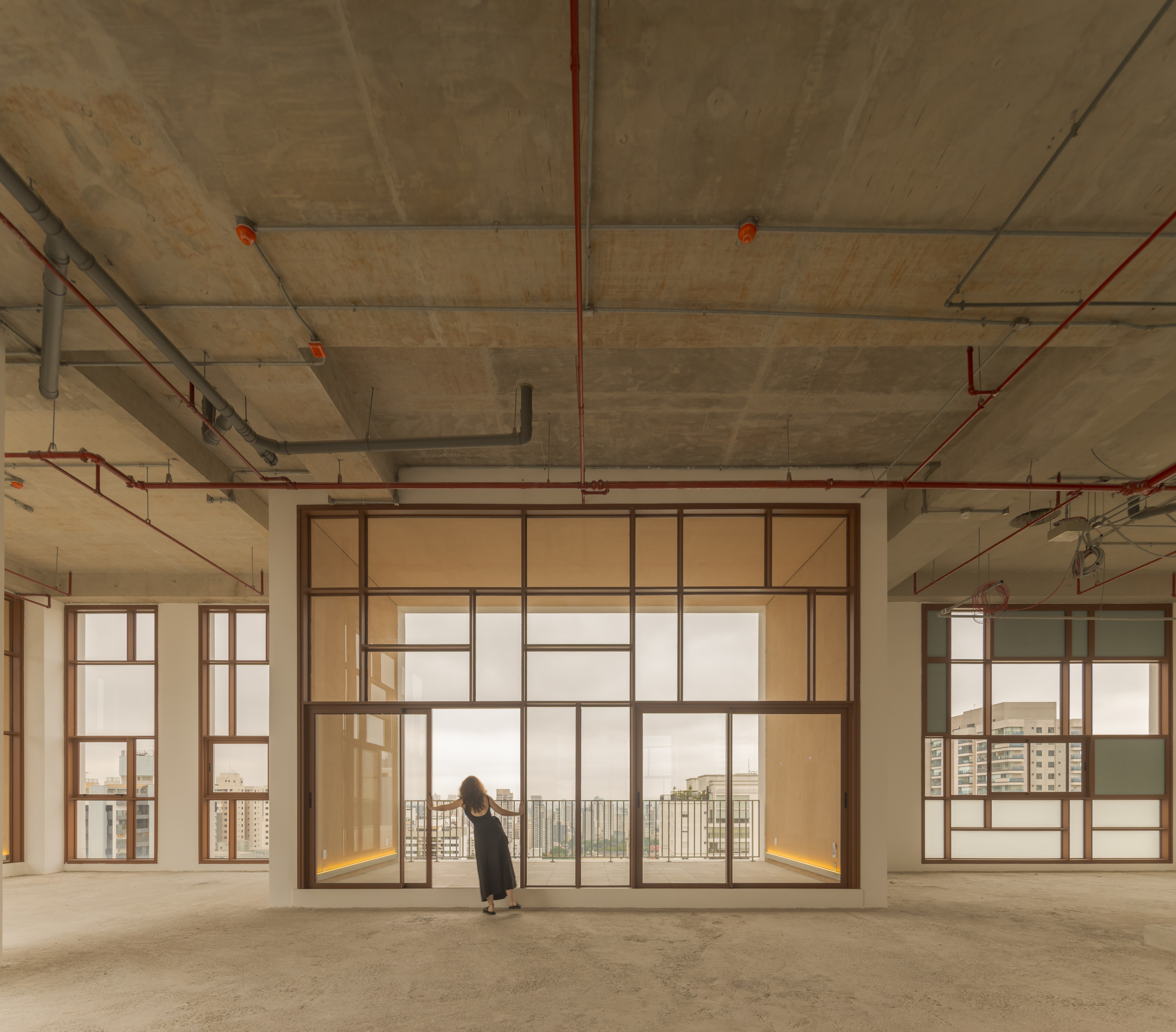 Interior units in the Valente building, S&amp;atilde;o Paulo