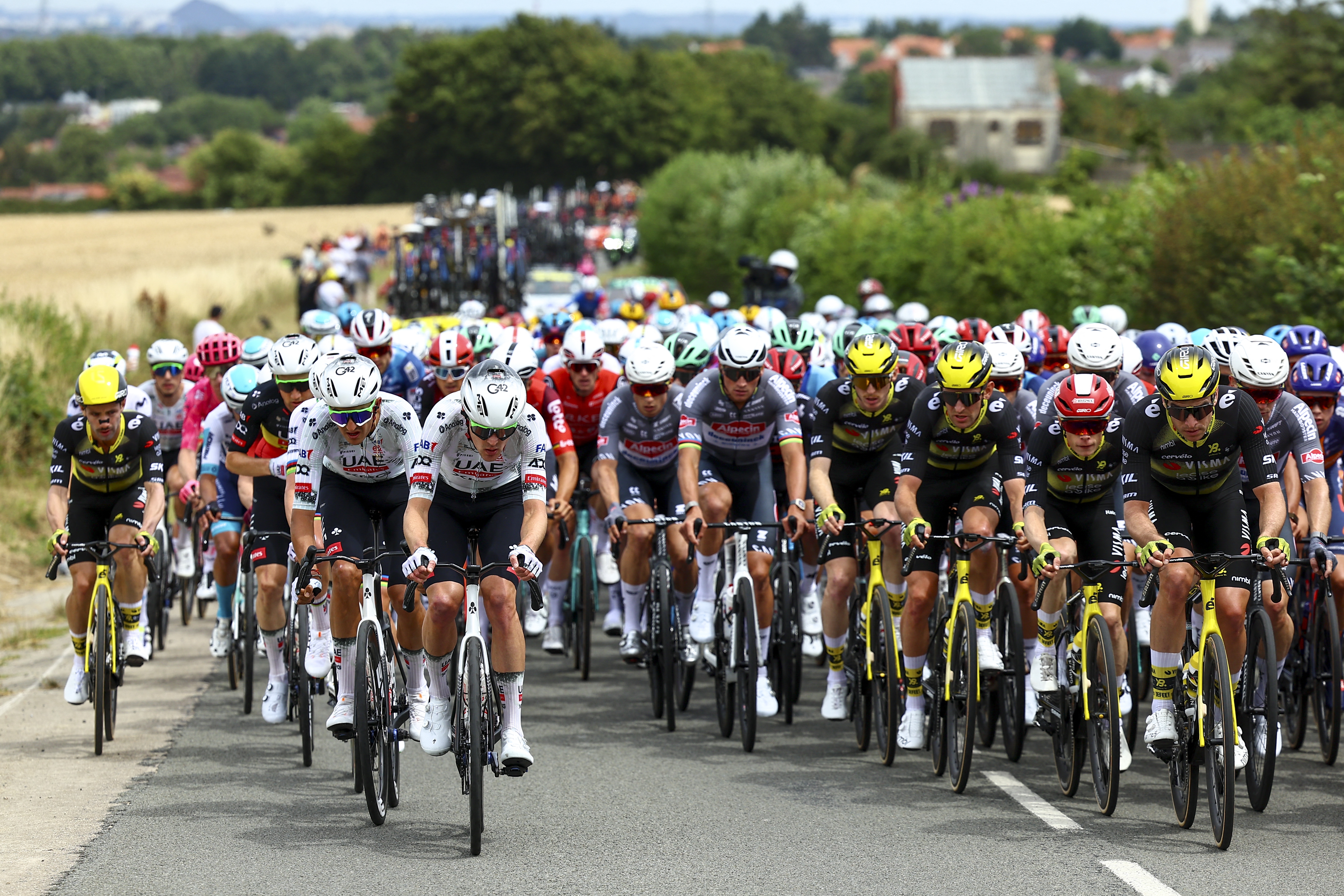Peloton in stage 1 of the 2025 Tour de France