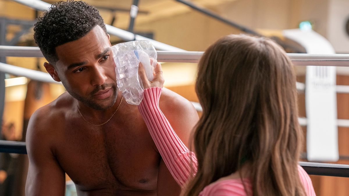 Lucien Laviscount as Alfie, Lily Collins as Emily in episode 401 of Emily in Paris