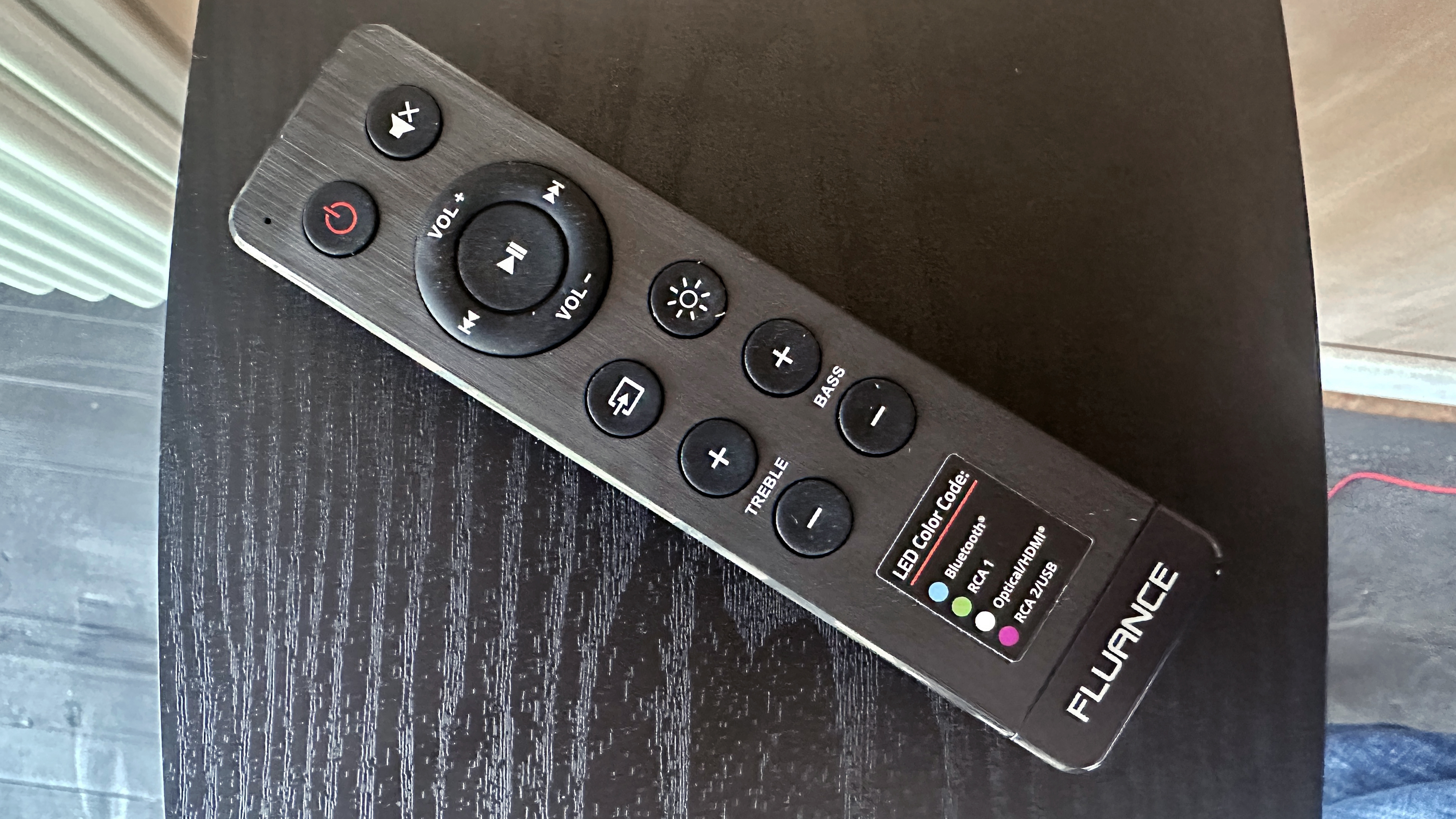 Fluance Ri71 powered bookshelf speakers