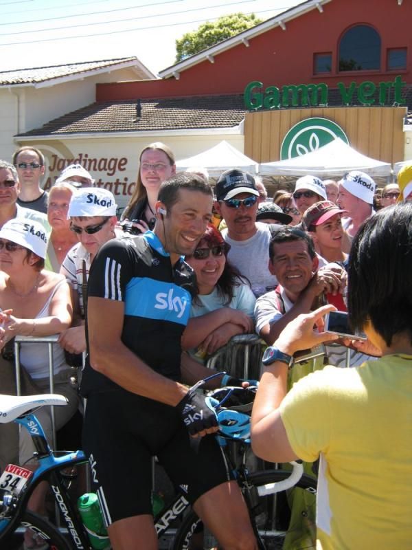 Juan Antonio Flecha (Team Sky) poses with some fans for a photograph