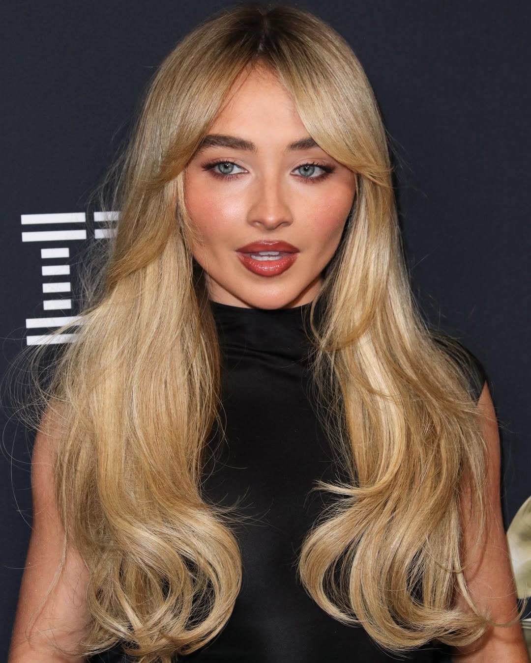 @sabrinacarpenter