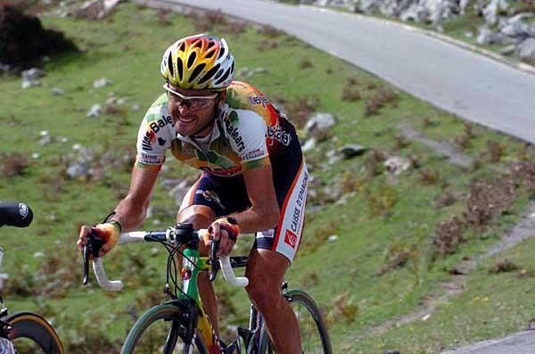 Francisco Mancebo (Illes Balears) pushes the tempo on his way to taking 10th on stage 14