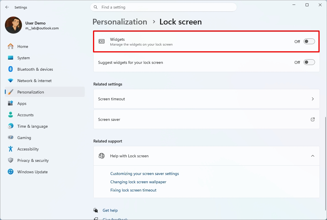 Windows 11 Settings on the Lock screen page highlighting the Widgets option.