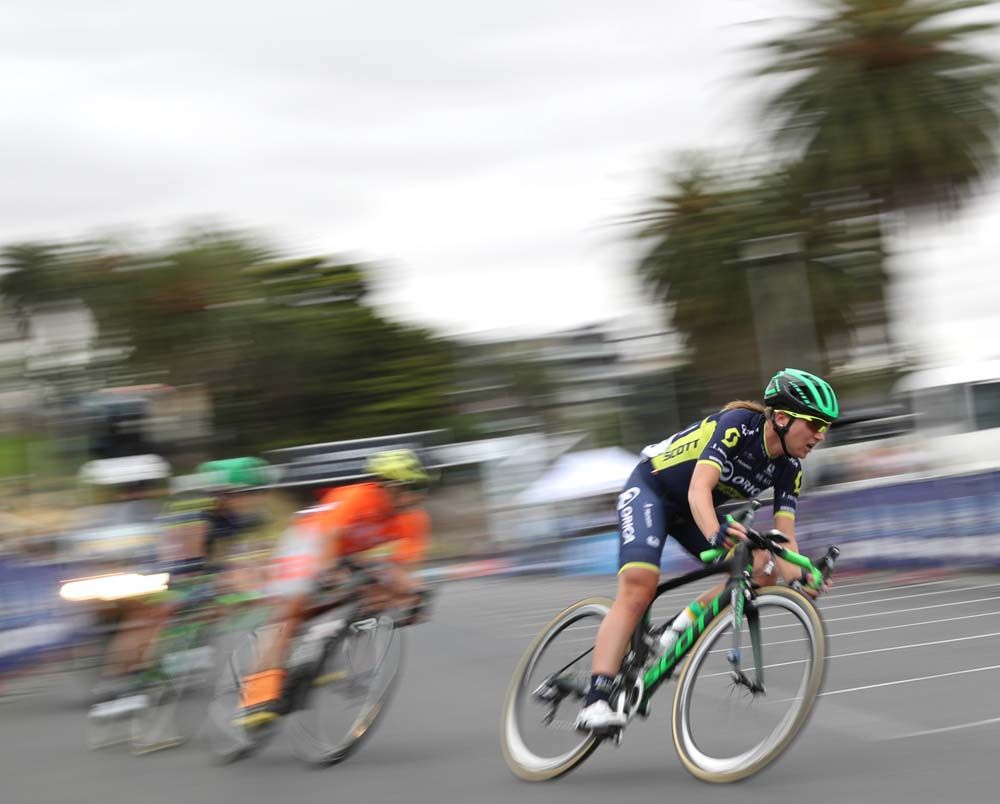 Jessica Allen (Orica-Scott) leads the attack
