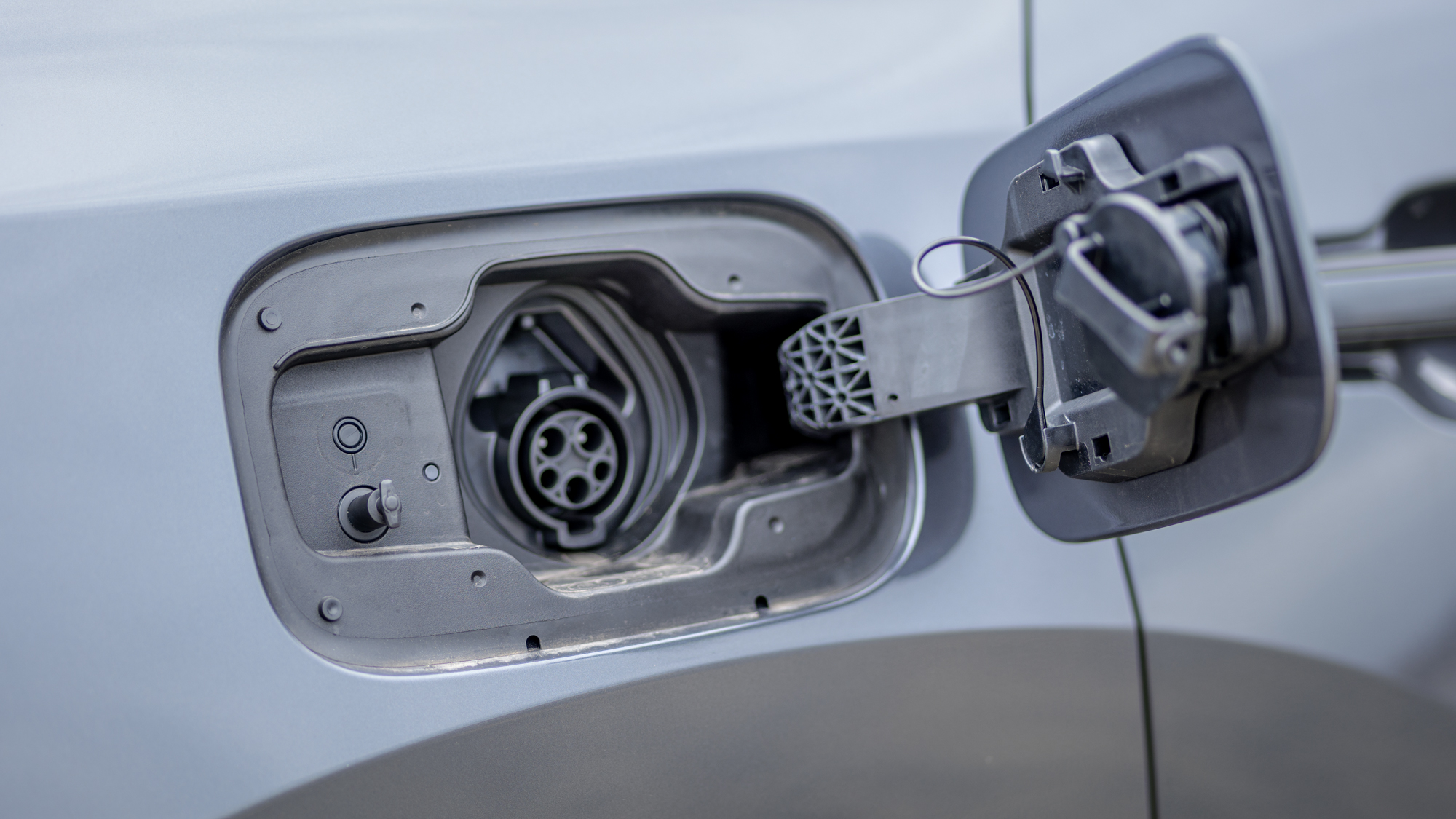 2026 Lexus RX 450h+ review.